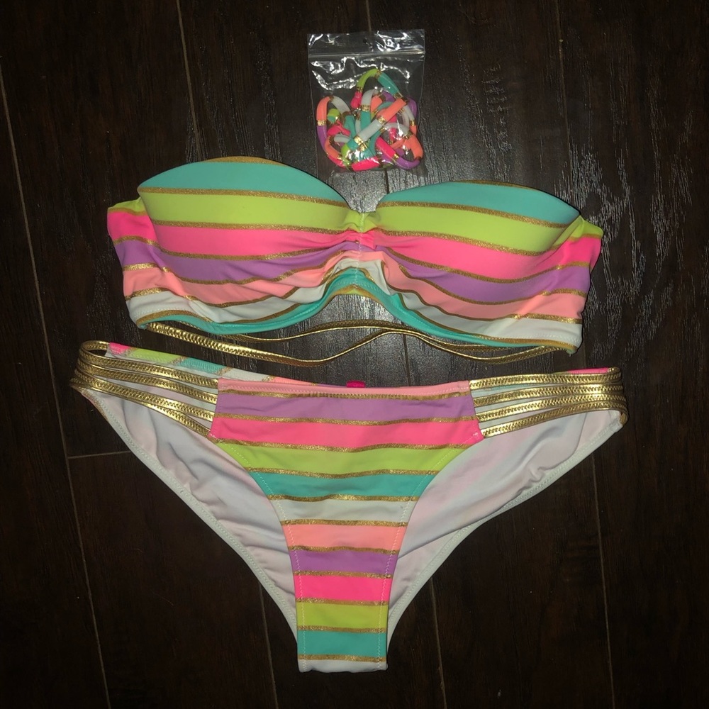Victoria’s Secret bikini
